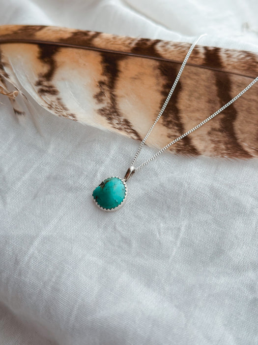 Vintage: Simple Turquoise Necklace