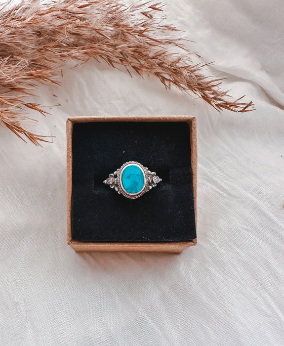 Vintage: Size 6 The Donna Turquoise Mini Ring