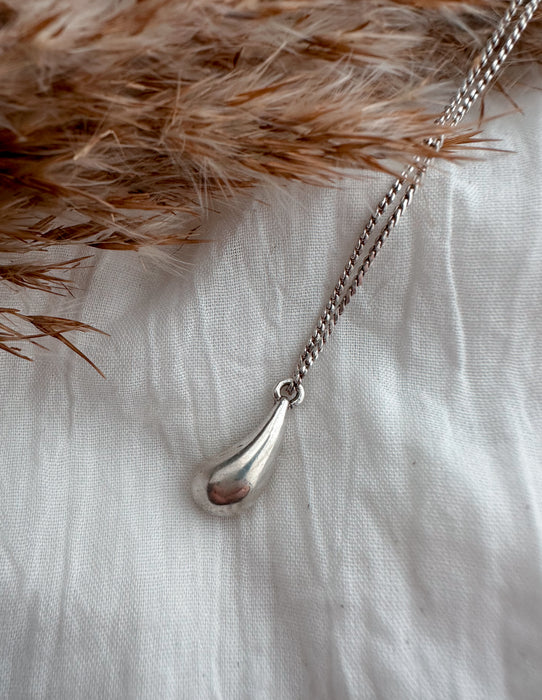 Vintage: The Rain Drop Sterling Necklace