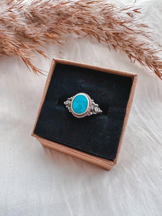 Vintage: Size 6 The Donna Turquoise Mini Ring