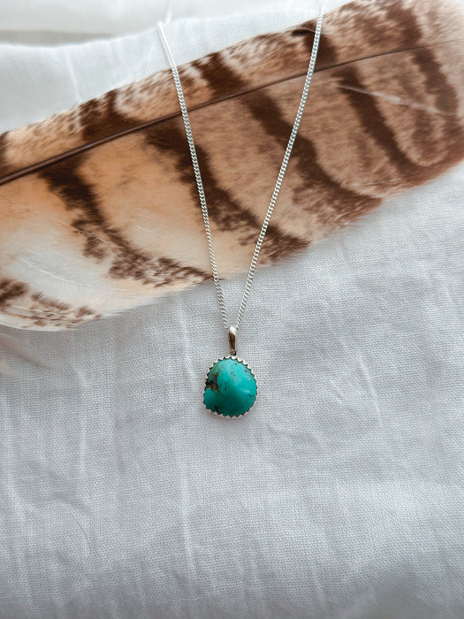 Vintage: Simple Turquoise Necklace